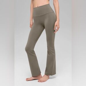 Alo Yoga Airbrush High-Waist Bootcut Legging